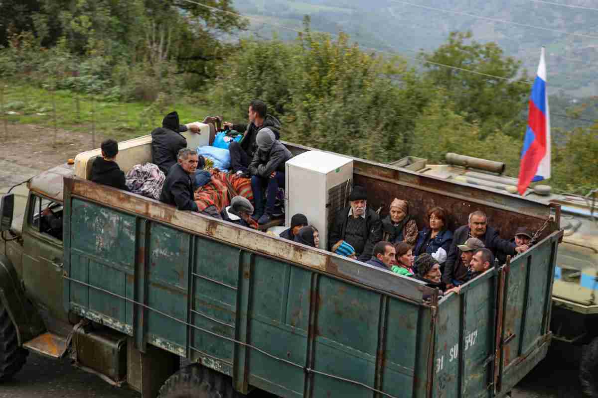 Profughi armeni in fuga dal Nagorno Karabakh