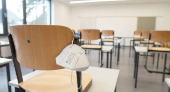 Covid, le mascherine potrebbero tornare obbligatorie a scuola: ecco il motivo