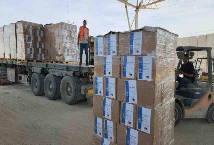 Aiuti umanitari al valico di Rafah al confine con Gaza