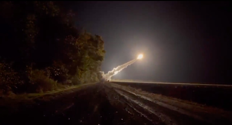 Lancio di un missile Atacms da parte delle forze ucraine