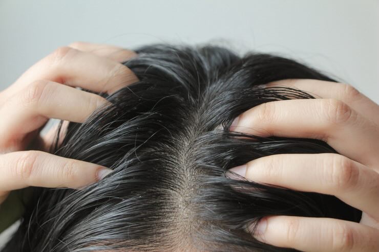 Shampoo secco: quando usarlo e quando evitare