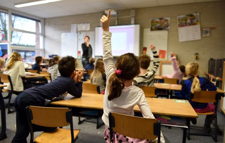 le scuole assegnano molte supplenze tramite la mad