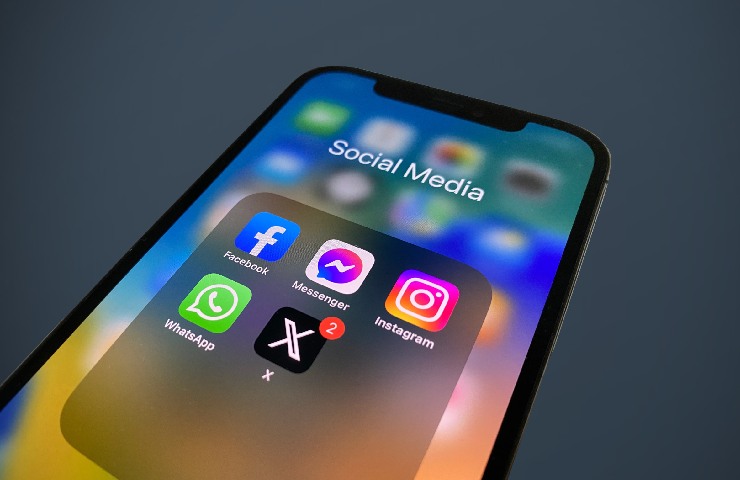 Social media app su telefono