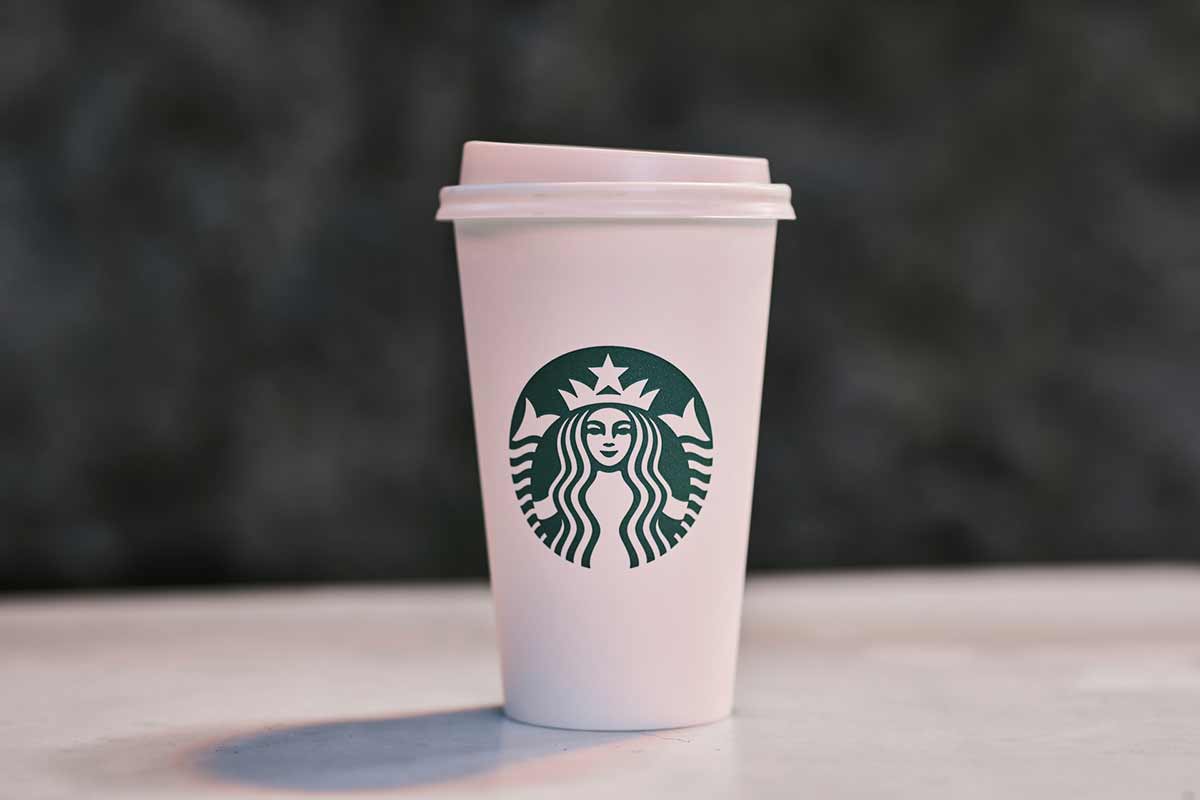 la tazza usa e getta di starbucks