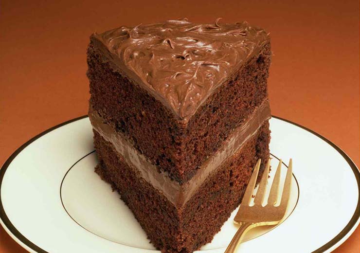 Fetta di torta del diavolo per un vero peccato di gola