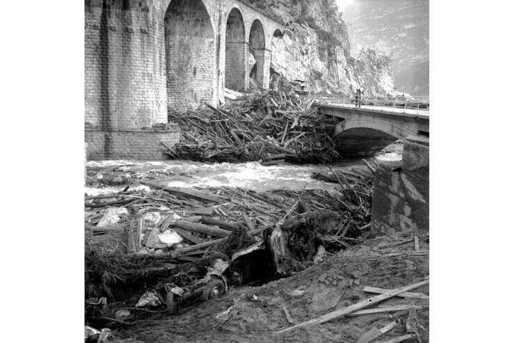 Segni del passaggio della frana del Vajont 