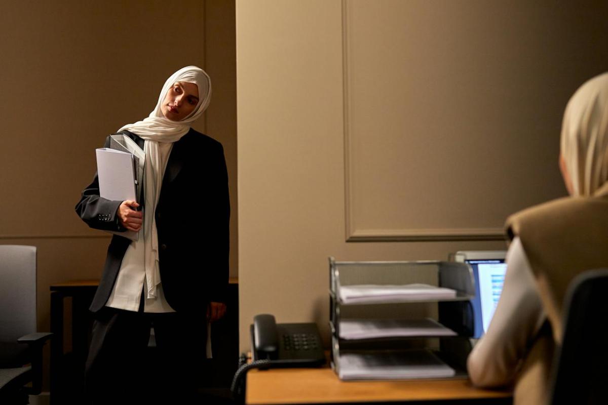 Donne con velo islamico sul luogo di lavoro