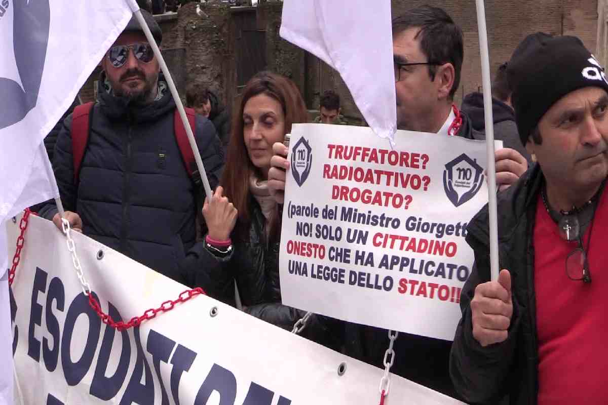 Gli esodati del superbonus protestano a Roma