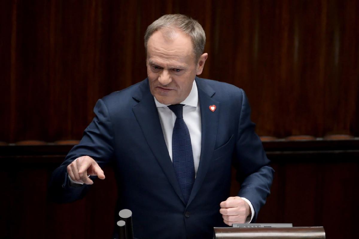 Il nuovo Il primo ministro polacco Donald Tusk in Parlamento