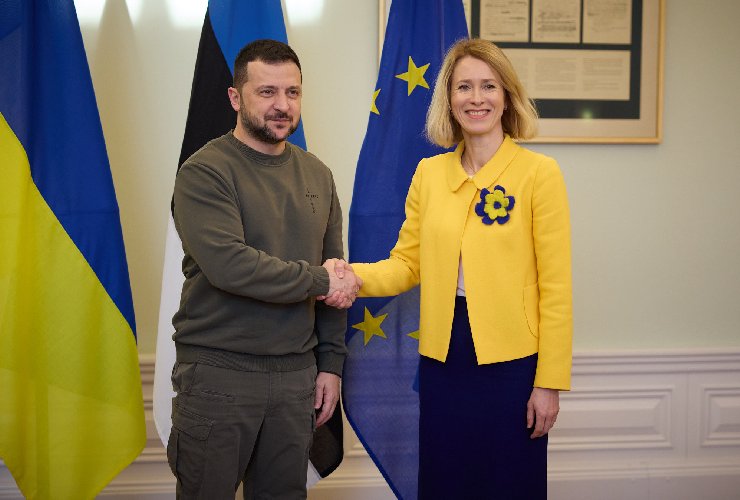 il presidente ucraino Volodymyr Zelensky la premier estone Kaya Kallas