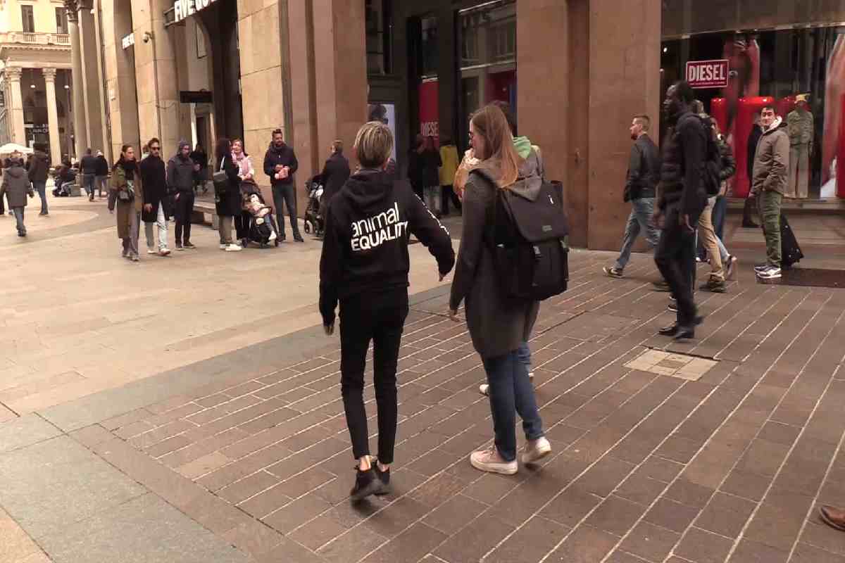 Animalisti in piazza a Milano