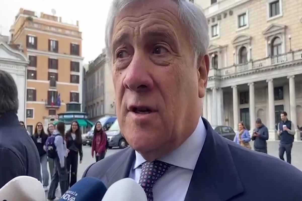 Il vicepremier Antonio Tajani nel corso di un punto stampa