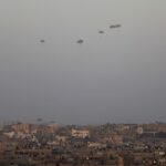 Aiuti paracadutati da Stati Uniti e Giordania sulla città di Gaza