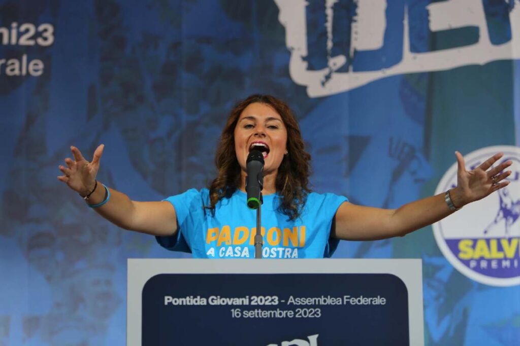 La candidata alle europee Susanna Ceccardi a Pontida nel 2023