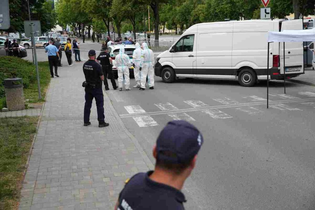 Il luogo dell'attentato a Robert Fico