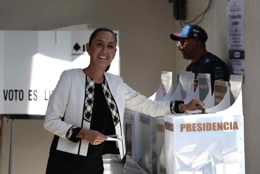 Claudia Sheinbaum al voto