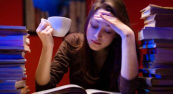 Maturità, preoccupazione per burnout: per 9 studenti su 10 abuso di caffè e zero sonno