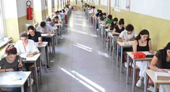 Maturità, si parte oggi: alle 8,30 tutti in classe per la prova di italiano