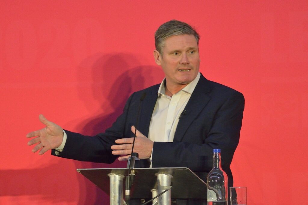 Elezioni nel Regno Unito, ecco chi è Keir Starmer