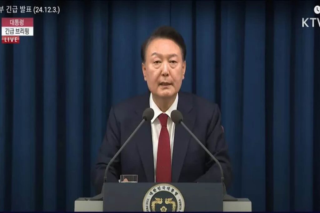 Il presidente della Corea del Sud Yoon Suk-yeol dichiara la legge marziale
