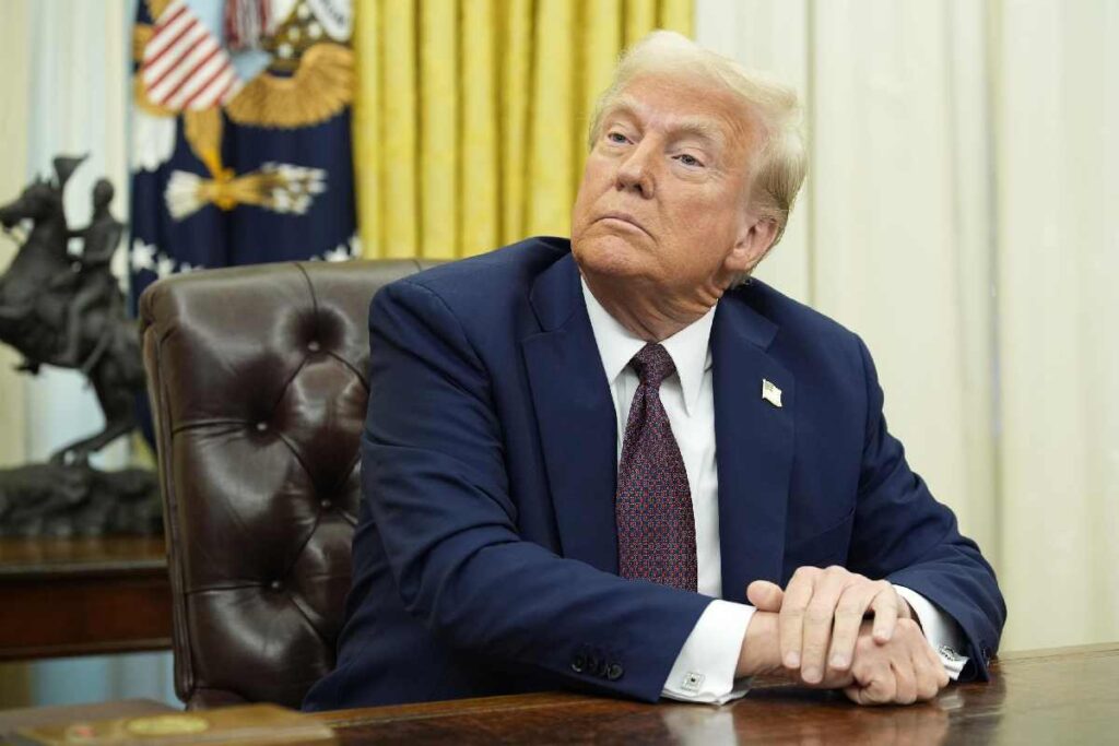 Trump: "Mi impegno a comprare e controllare Gaza"