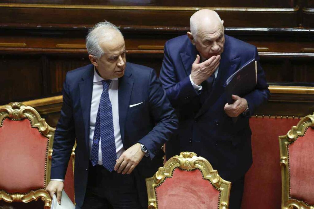 I ministri Nordio e Piantedosi sono intervenuti in Parlamento per fornire chiarimenti sul caso Almasri