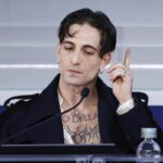 Damiano David durante una conferenza stampa legata a Sanremo