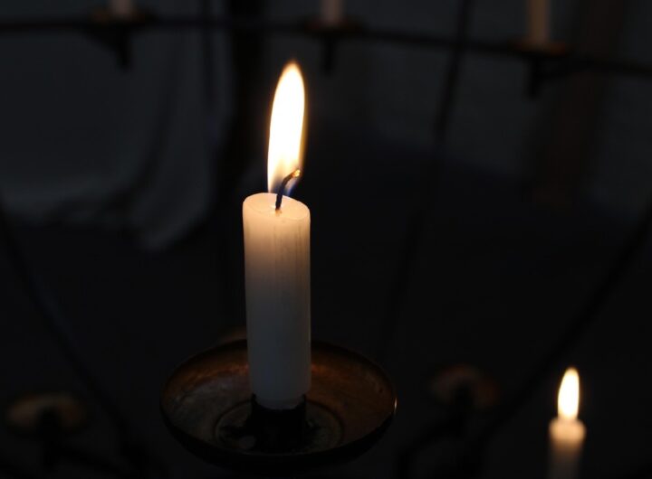 Francia, è morto il padre della pillola abortiva - Candele per Lutto morte