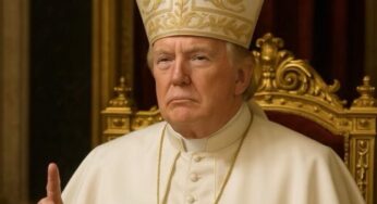 Trump vestito da Papa: l’immagine che spopola sui social, anche sui profili ufficiali della Casa Bianca