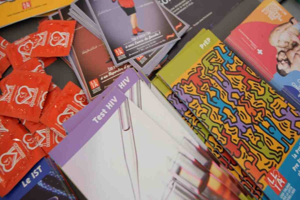 Test HIV, profilattici e opuscoli informativi
